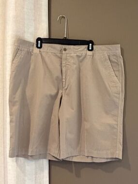 Faconnable Men's Flat Front Classic Tan Khaki Shorts, Size 44